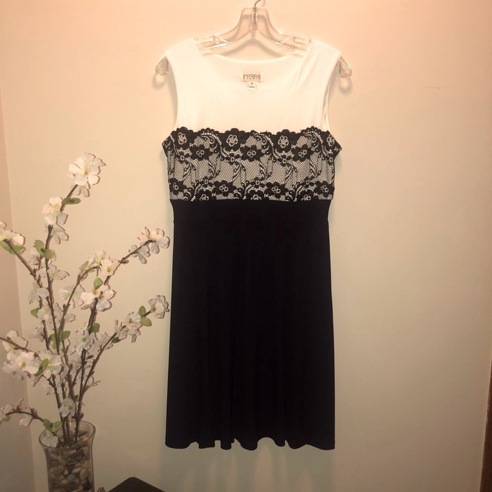 Enfocus Studio Dress: Sleeveless - Black and White